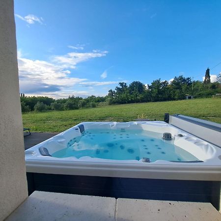 Gite De Charme Spa Privatif L'Oustau Di Tonin Malaucène エクステリア 写真